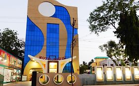 Hotel Aadhi